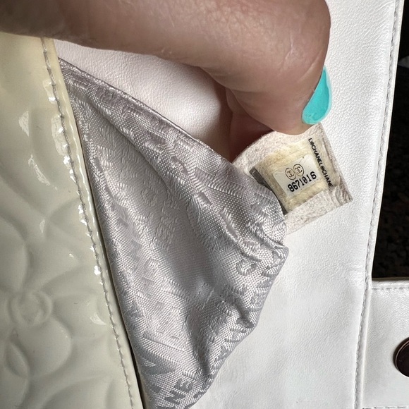 Authentic Chanel Chain Flap Bag Camellia Patent East West - Picture 6 of 16